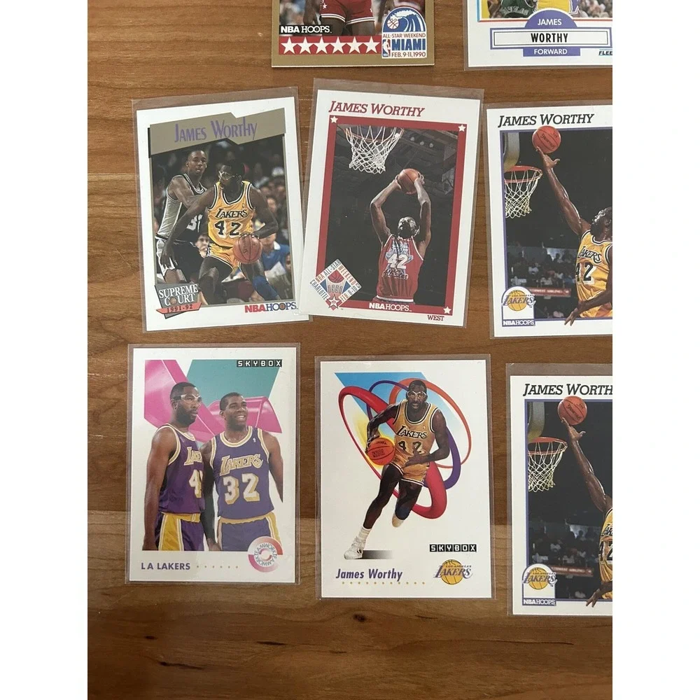 Varied Lot of 11 Basketball Cards LA Lakers James Worthy (Z2)